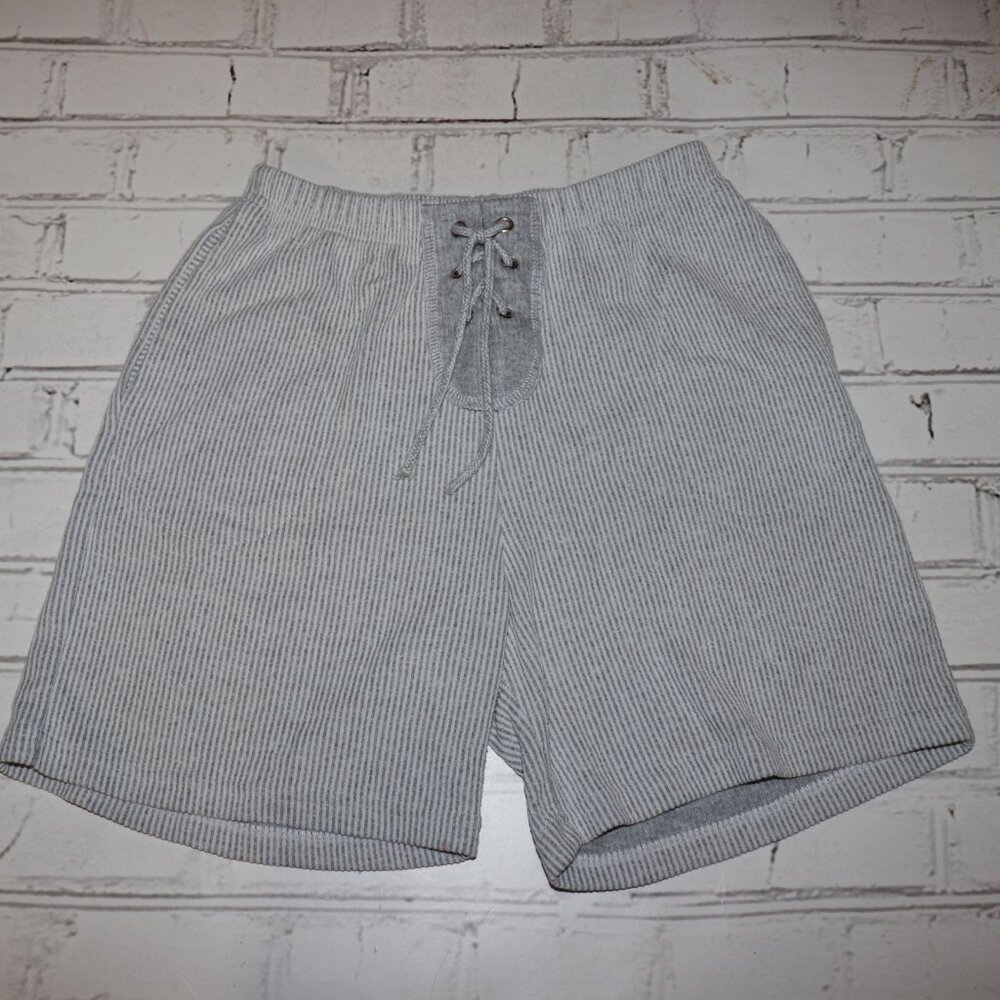 🌊🤍 Women’s Stretch Shorts · Size L/XL · Lace-Up Front + Pockets